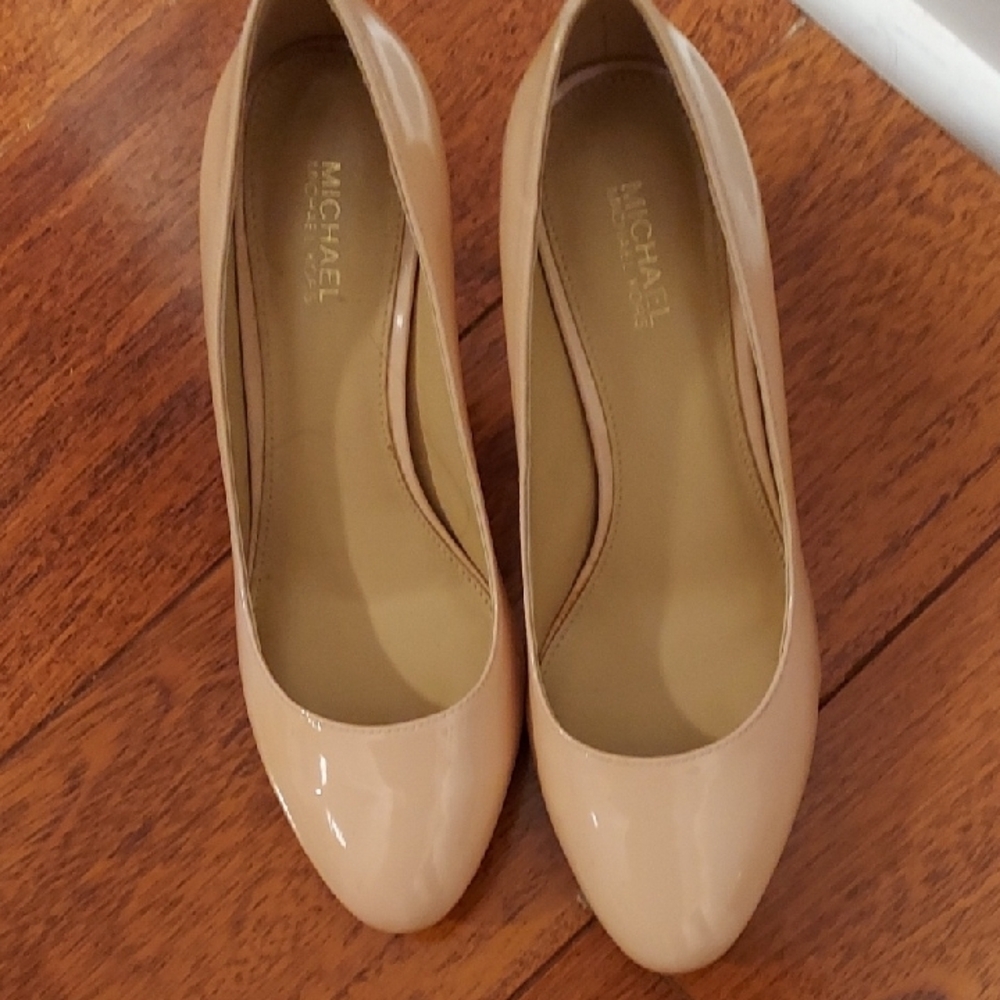 Michael Kors Pink and Cream Heels Elegant Design